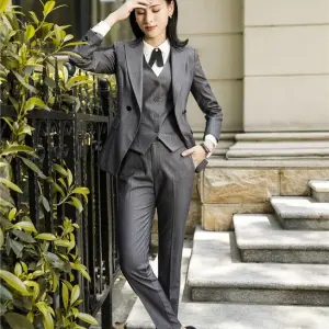 Women's Suits - Model 10